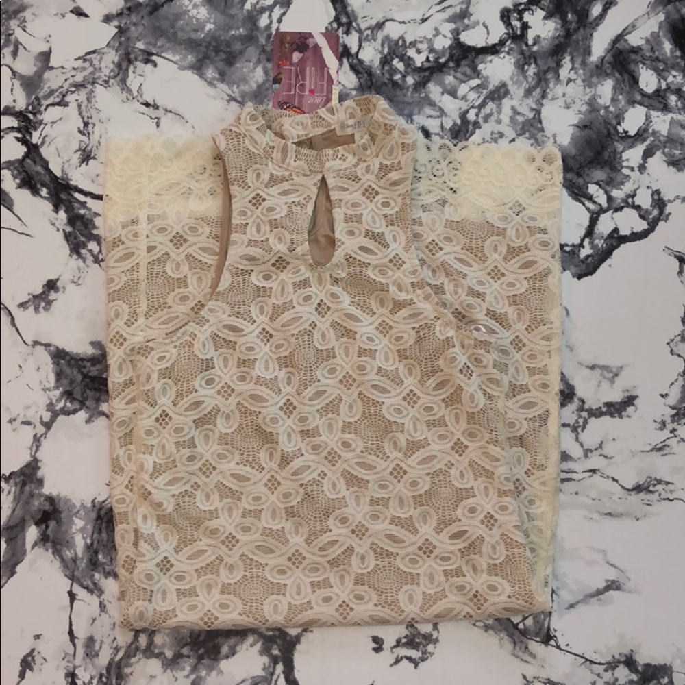 NWT Love Fire sleeveless key hole lace dress
